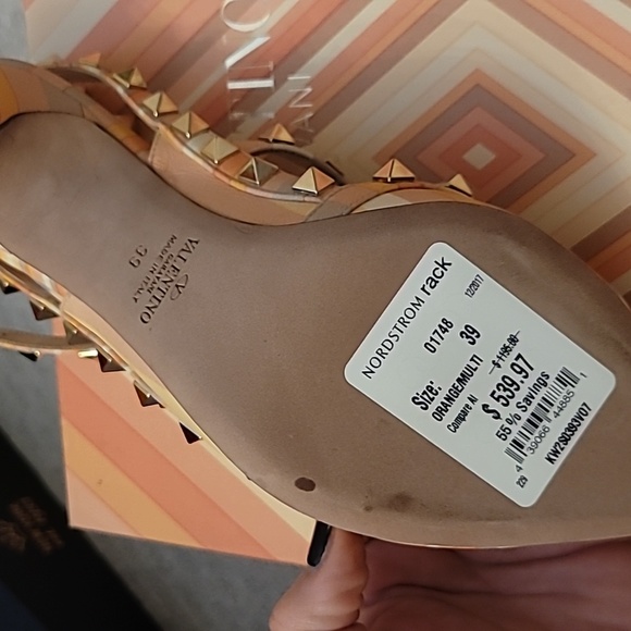 Valentino studded heels - Picture 4 of 7